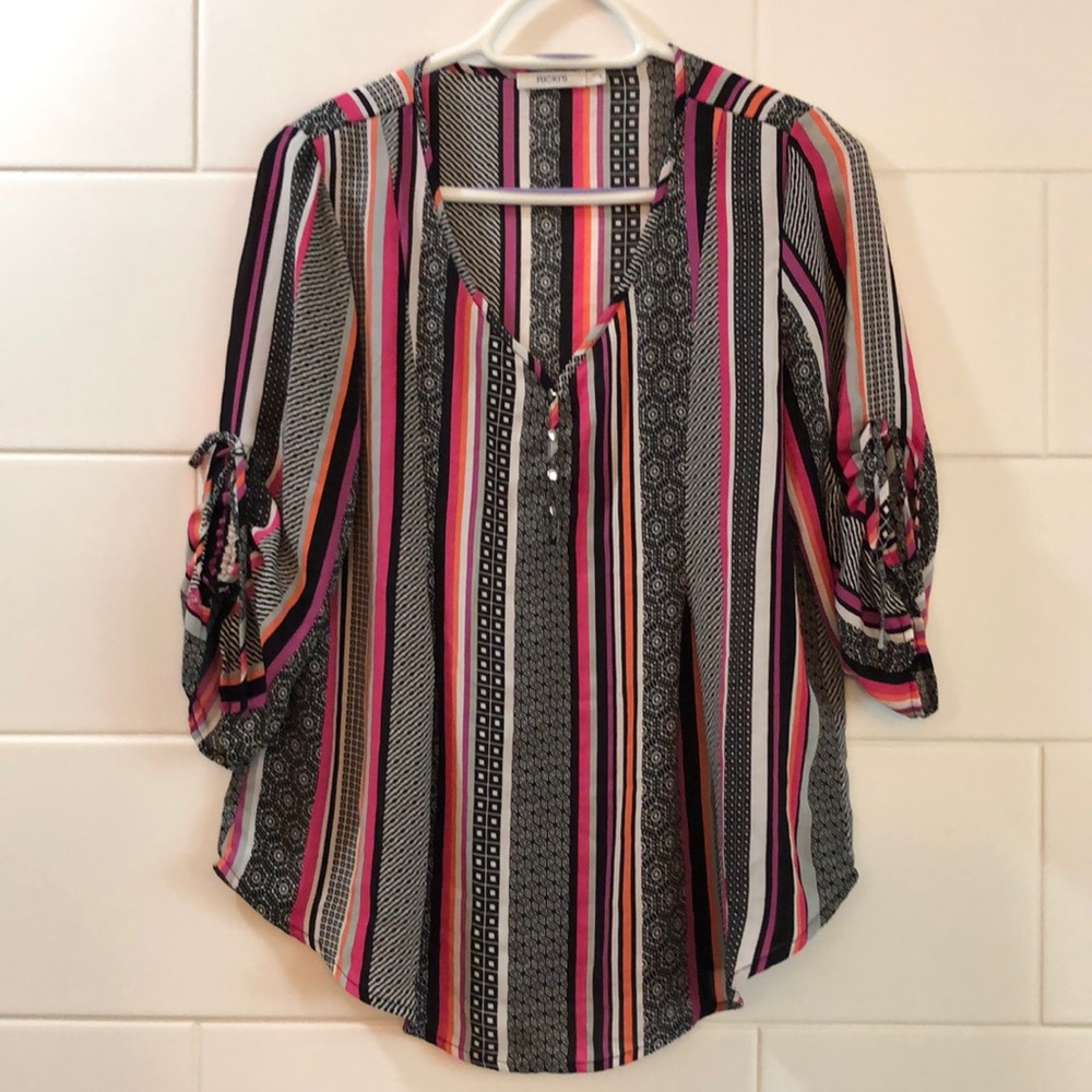 Ricki’s top ruched sleeves size 6